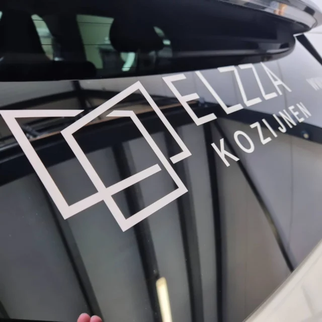 Voertuigreclame @elzzakozijnen
#voertuigreclame #autobestickering #autobelettering