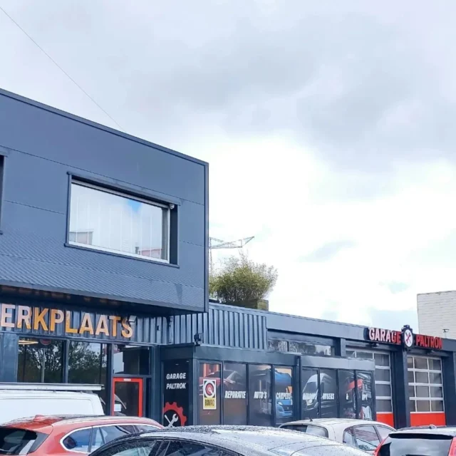 Een enorme dank aan @garagepaltrok voor hun vertrouwen in onze diensten! We hebben led-doosletters, freesletters en vlaggenmasten gemonteerd.
#doosletters #freesletters #mastvlaggen #ontwerp #gevelreclame #buitenreclame #binnenreclame #montage #drukwerk