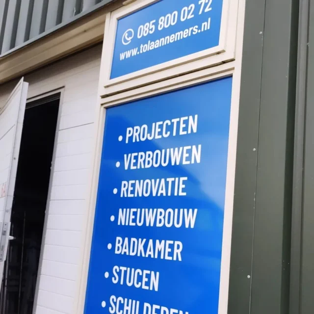 De ramen van @tolaannemers zijn door ons voorzien van prachtige bestickering! 🪟✨ Trots op het resultaat!
#raambelettering #raambestickering #buitenreclame #gevelreclame #design #ontwerp #Reclame #reclamebureau