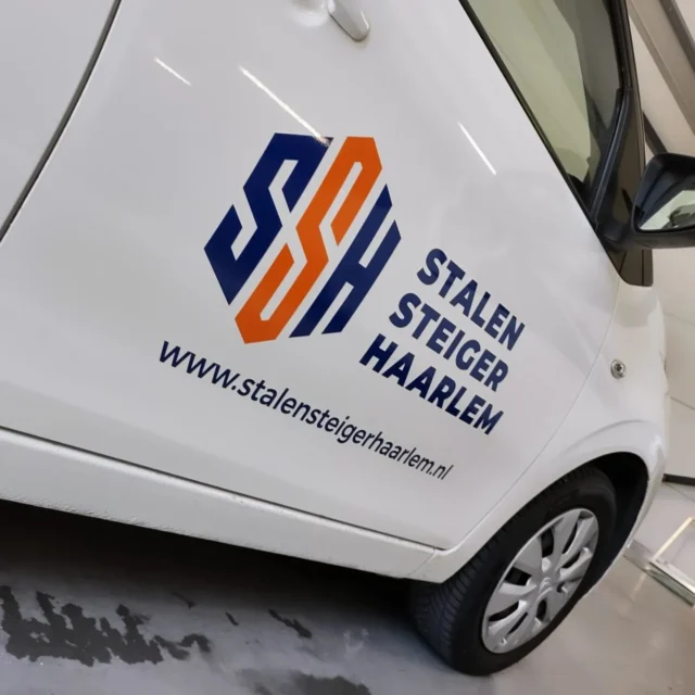 Op maat gemaakte bestickering voor @stalensteigerhaarlem Bedankt voor het vertrouwen!
#voertuigreclame #autobestickering #autobelettering #reclamebureau #design