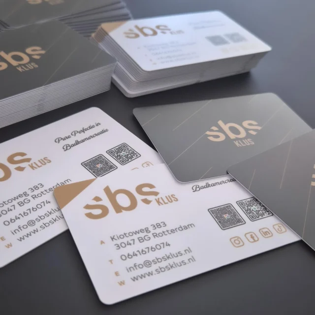 Ontwerp en bedrukking van visitekaartjes op extra stevig papier en ook op PVC-plastic mogelijk bij @signova.
#Visitekaartjes #Ontwerp #Bedrukking #StevigPapier #PVCPlastic #drukwerk #design
