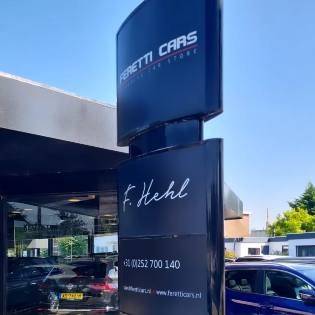 De werkzaamheden aan de Licht Totem van @feretticars zijn voltooid. Wat een opvallend resultaat! Bedankt voor de fijne samenwerking.
#totem #lichttotem #bedrijfsreclame #buitenreclame #lichtbakreclame #lichtbak #ledtotem #reclamebureau #Reclame #Ontwerp #design #bestickering #belettering