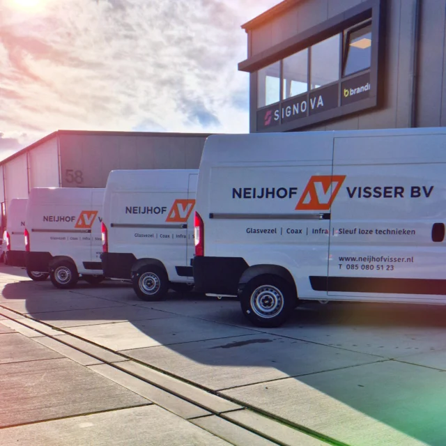 Vier nieuwe bedrijfswagens voorzien van belettering voor Neijhof & Visser, in samenwerking met @ayvens_global . Bedankt voor jullie jarenlange vertrouwen in ons!
#autobestickering #autobelettering #voertuigreclame #bedrijfsreclame #bedrijfswagenbelettering #wagenparkbestickering #design #Ontwerp #Reclame #reclamebureau